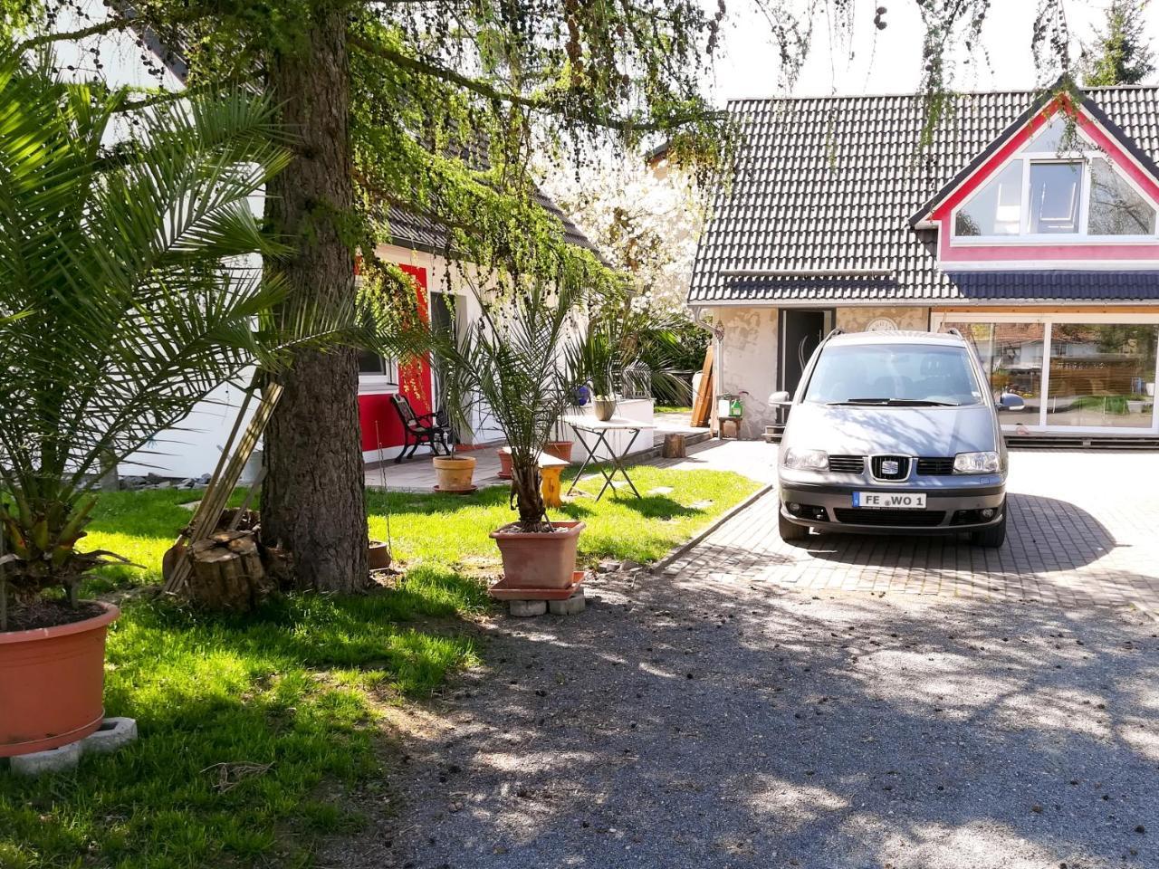 Ferienhaus Goermer Mit Wasserbett Schmölln Εξωτερικό φωτογραφία